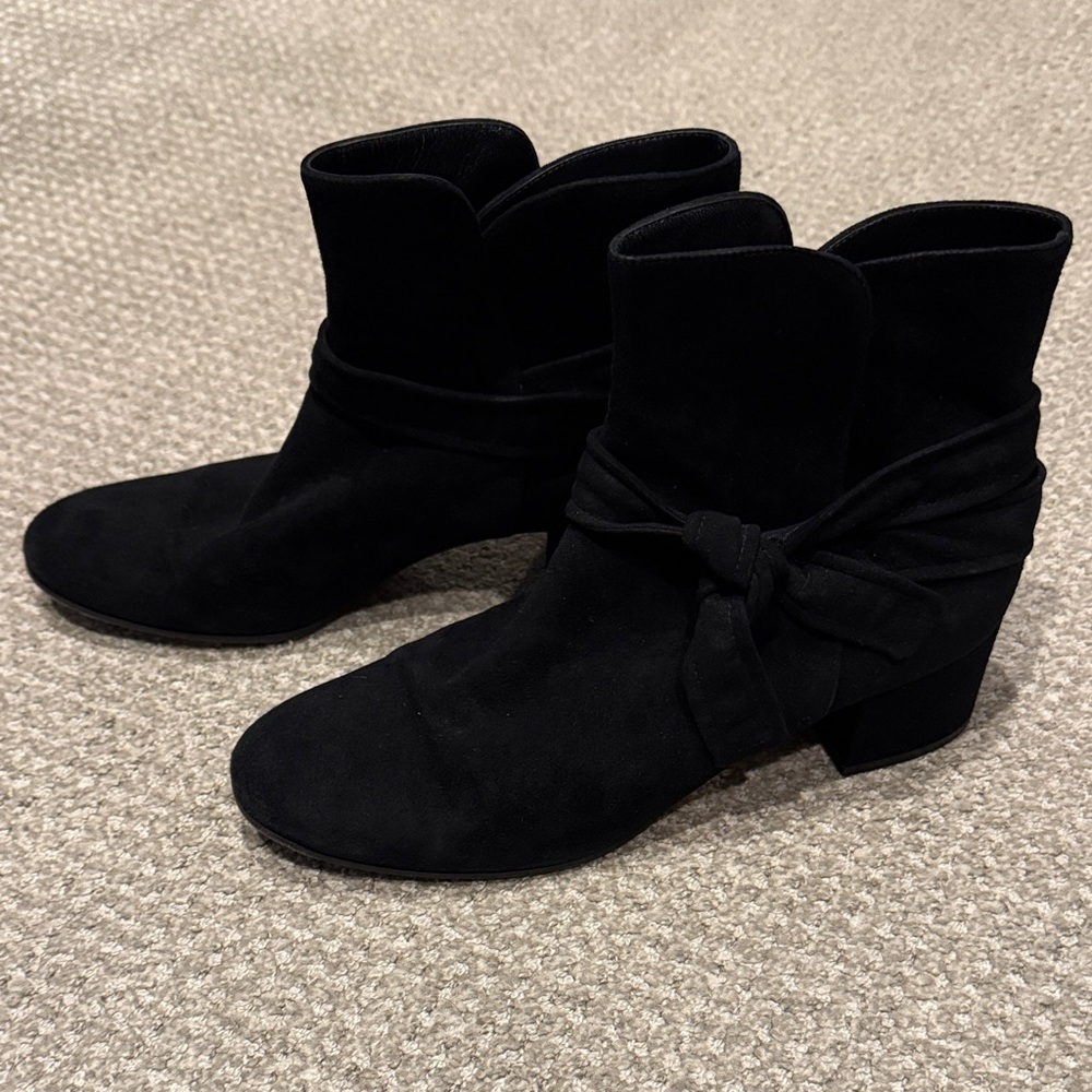 Gianvitto Rossi Elegant Black Suede Women's Ankle Boots